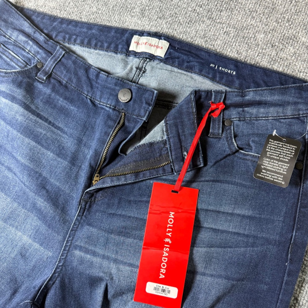 Molly & Isadora Women's Blue Denim Distressed‎ Knee Length Shorts Size 20